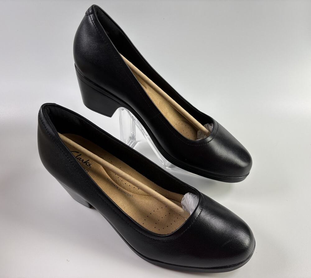 Clarks Emily2 Ruby Black Leather Loafers Women's Size 8M Slip On Business Shoes